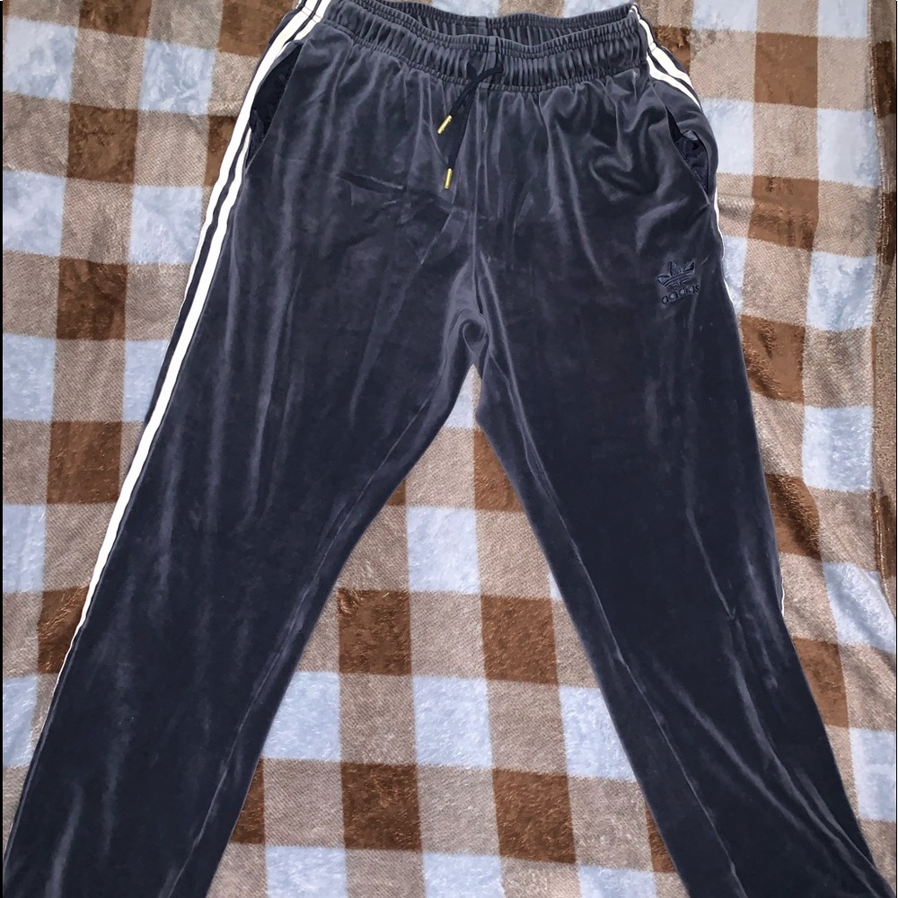 SET OF 2 ADIDAS VELVET SWEATPANTS